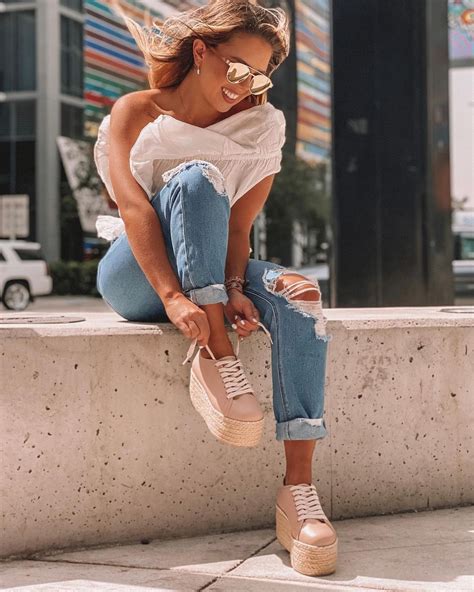 pink sneakers outfit ideas.